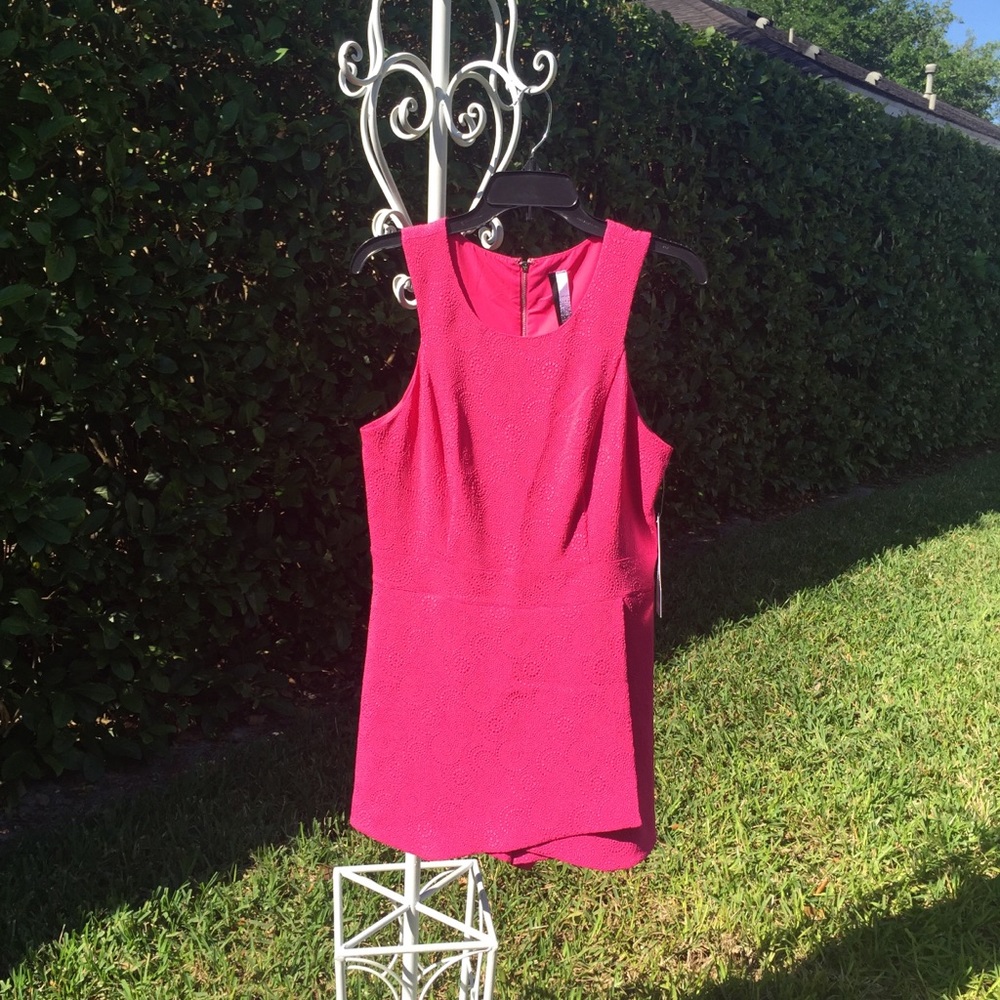 Kenzie Pink Textured Romper Size M And L. NWT - Picture 2 of 8